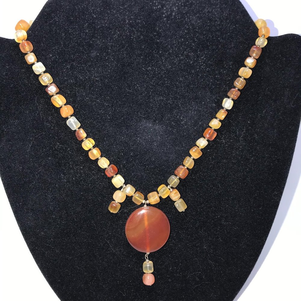 17 1/2" Agate and Carnelian Necklace